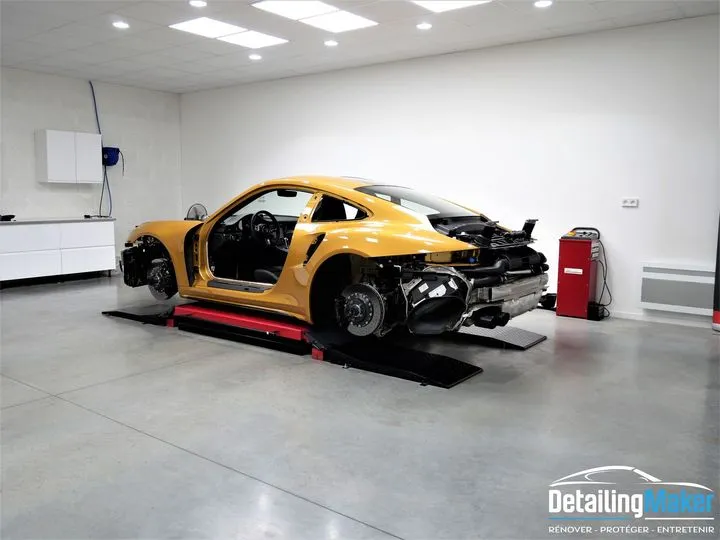 Démontage Porsche 911 pour covering